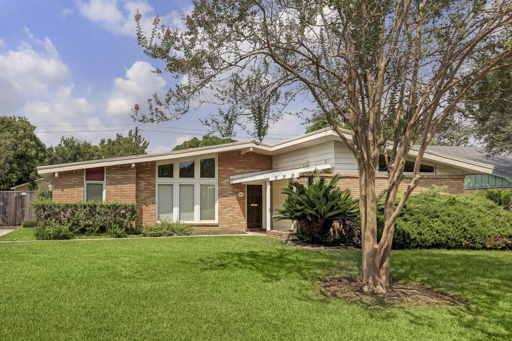 R. Alexa Group | Houston Real Estate | Deidra Clark